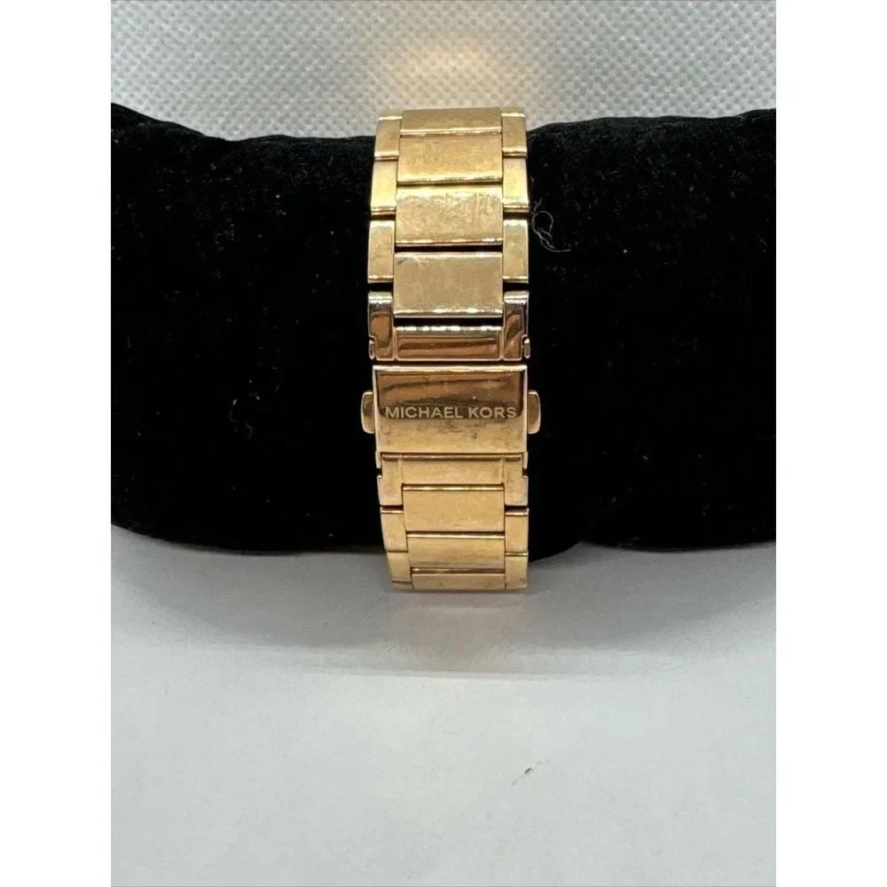 Michael Kors Parker MK5865 Women Rose Gold Analog Dial Quartz Wrist Watch JNA437